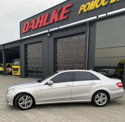 pomorskie Mercedes-Benz Klasa E cena 49500 przebieg: 283000, rok produkcji 2009 z Kisielice